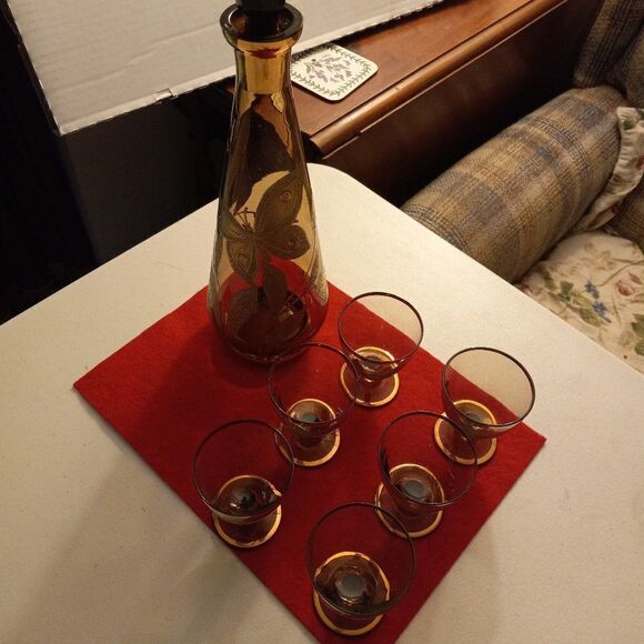 Vintage Amber Glass Decanter and 6 Cordial Glasses - Picture 2 of 12